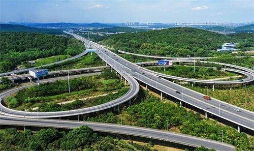 新乐钢筋套筒应用于高速公路